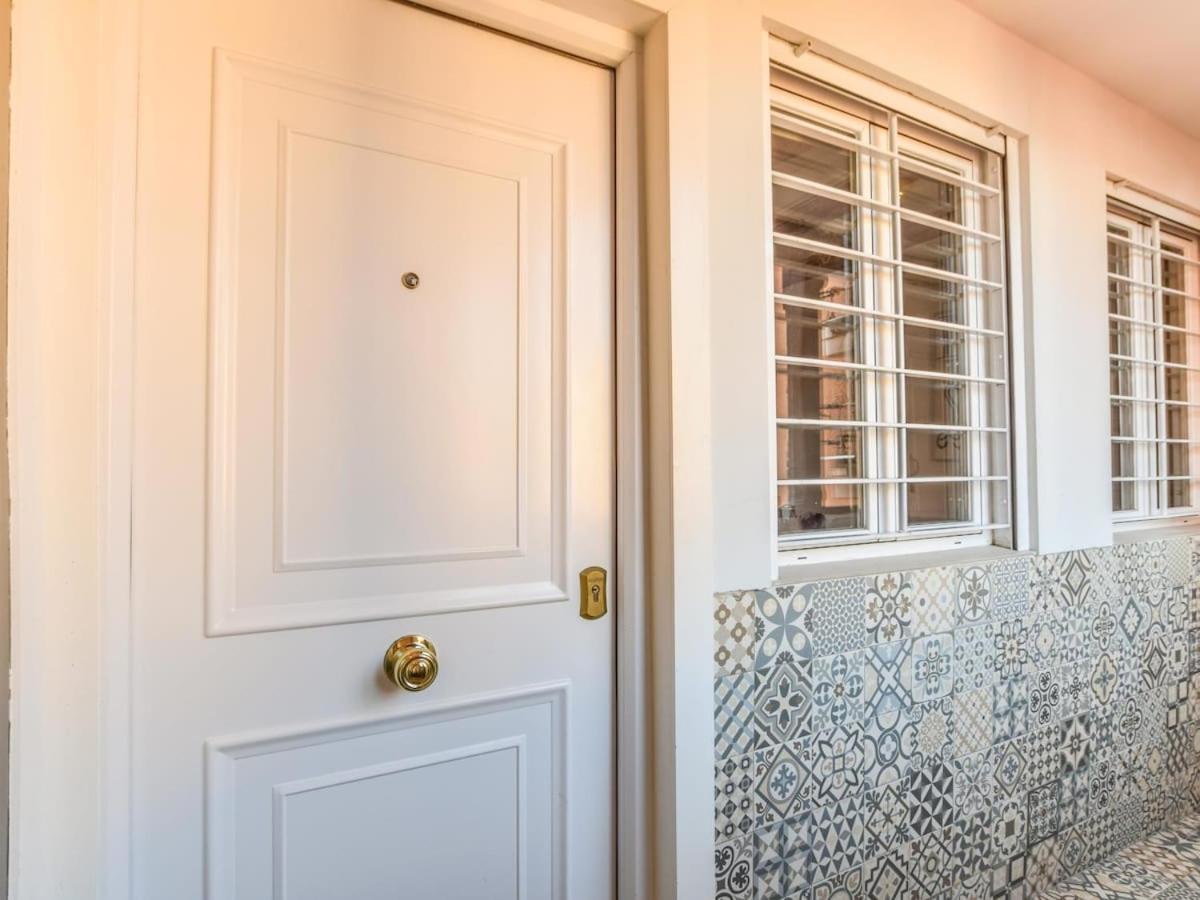 Apartamento En La Plaza De Lavapies Para 4 Personas Madrid Bagian luar foto